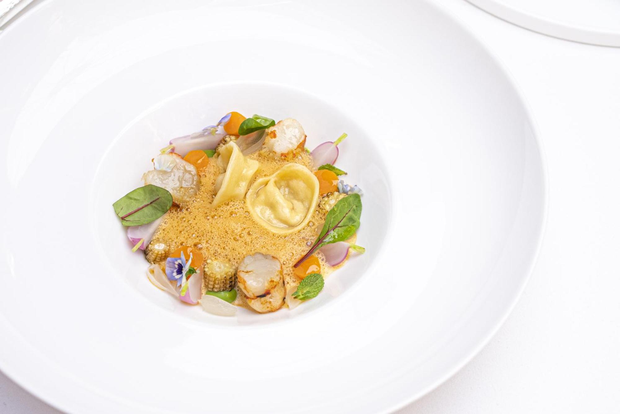 เรอแล แอนด์ ชาโต สติกลีไอ โฮเต็ล Aparthotel วิลนีอุส ภายนอก รูปภาพ A modern French dish