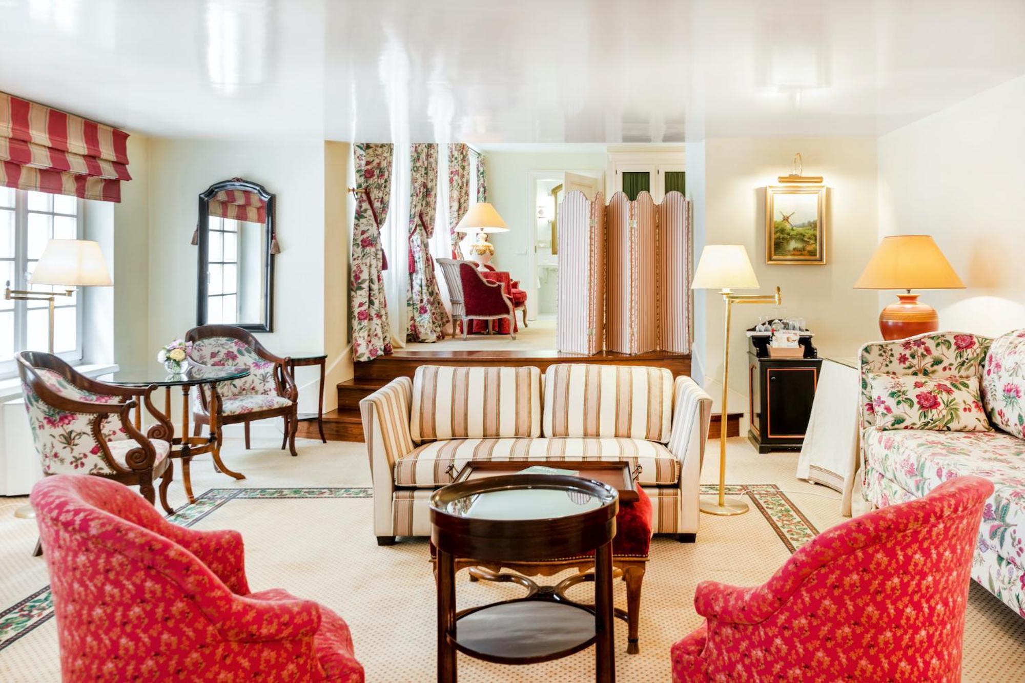 เรอแล แอนด์ ชาโต สติกลีไอ โฮเต็ล Aparthotel วิลนีอุส ภายนอก รูปภาพ A suite at the Hotel de Crillon