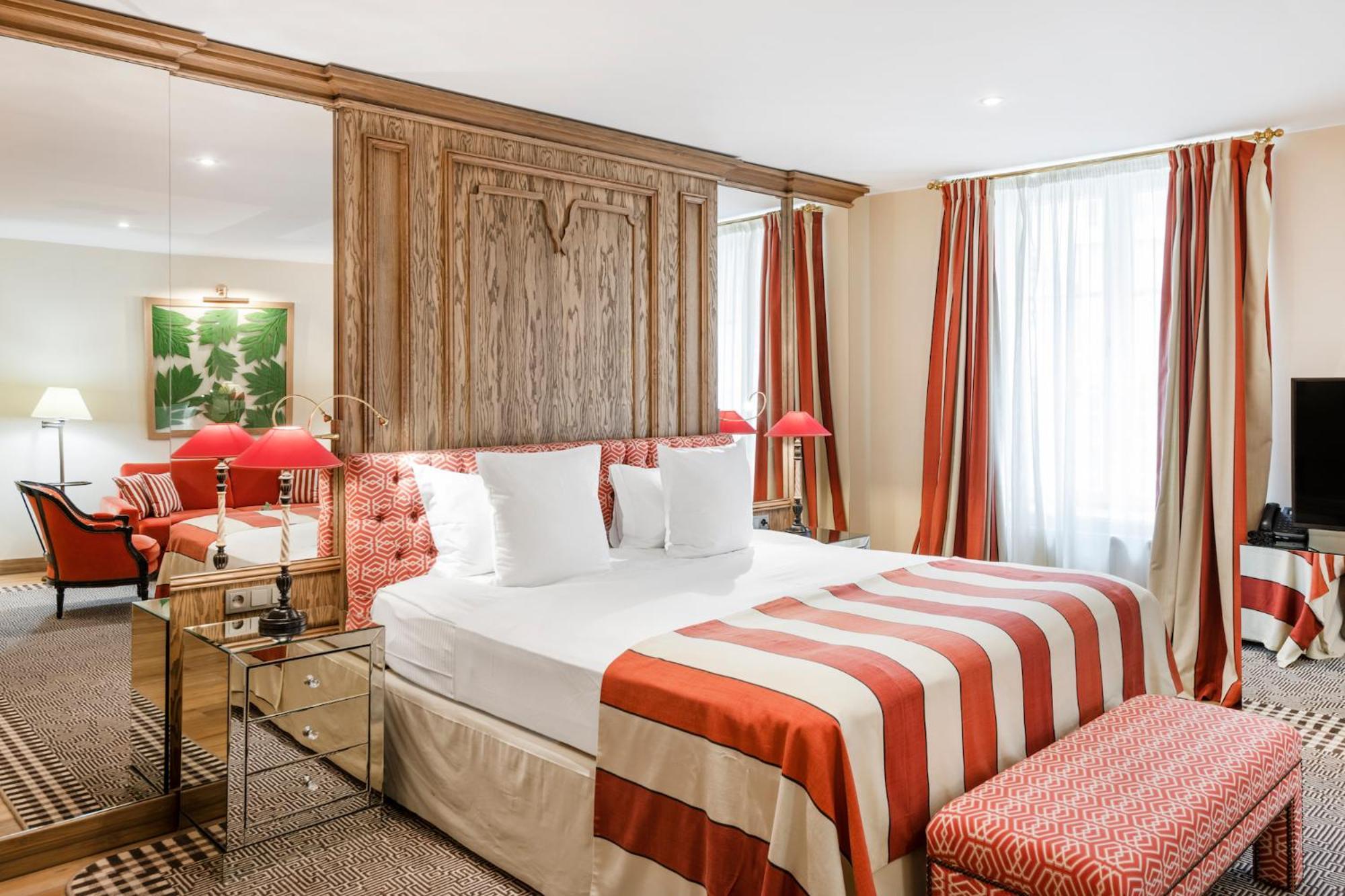 เรอแล แอนด์ ชาโต สติกลีไอ โฮเต็ล Aparthotel วิลนีอุส ห้อง รูปภาพ A suite at the Mandarin Oriental, Paris