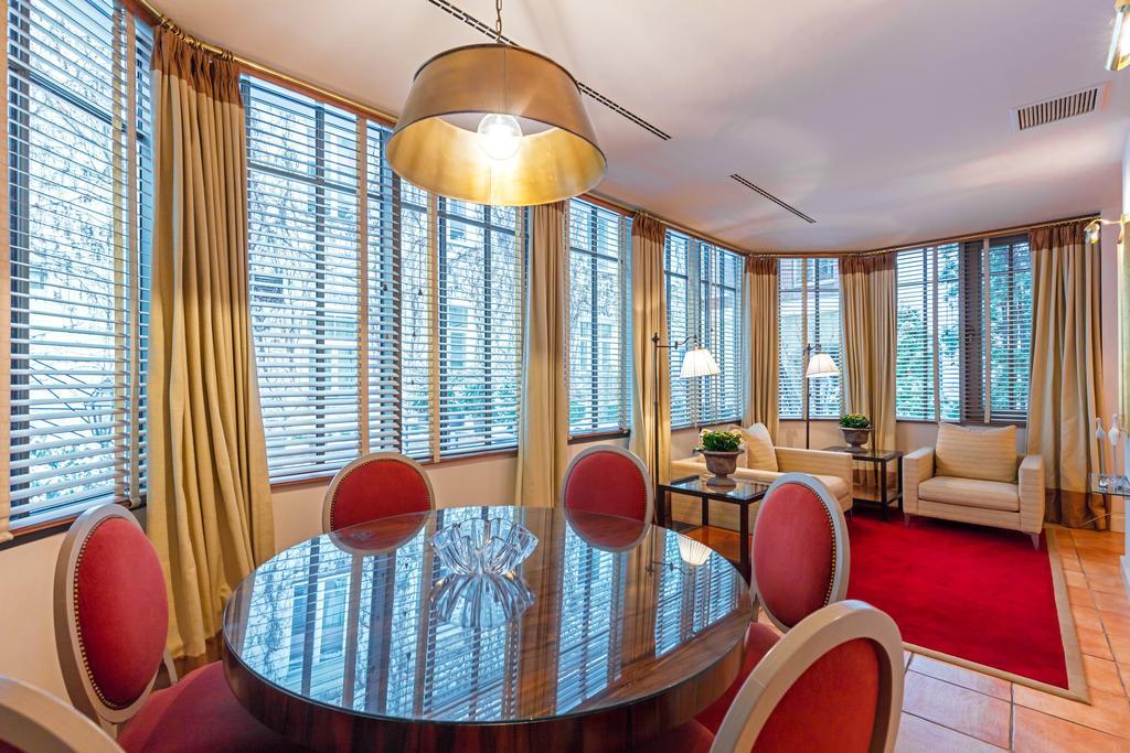 เรอแล แอนด์ ชาโต สติกลีไอ โฮเต็ล Aparthotel วิลนีอุส ภายนอก รูปภาพ A suite at the Mandarin Oriental, Munich